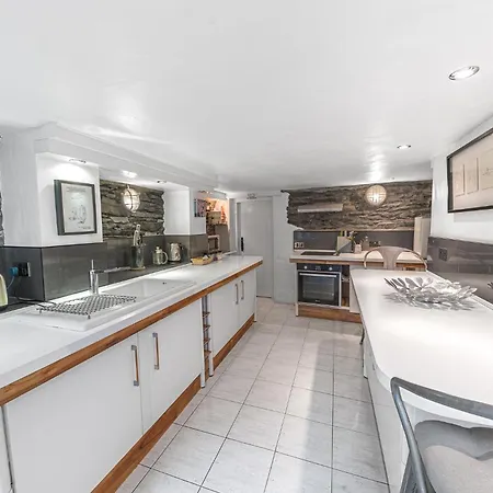 Sunny Brae, Dog Friendly